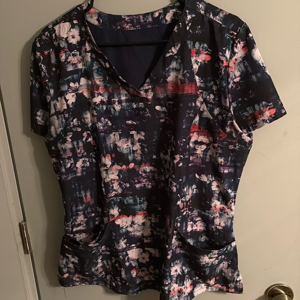 Women’s scrub top